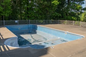 Replacing and repairing old vinyl liner of swimming pool